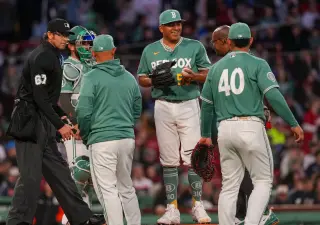 Suarez Finds Rhythm as Red Sox Edge Tigers in 10-Inning Walkoff
