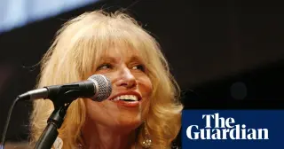 Carly Simon reveals Parkinson’s diagnosis, says music keeps her going