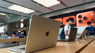 macOS 27 Golden Gate Beta 2 Adds AI Siri Upgrades and New Beta Tools