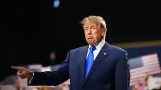 Trump pledges $5,000 dividend for Americans if GOP wins Congress