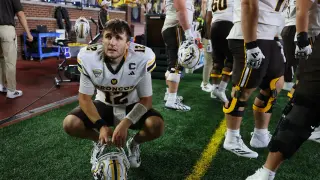One-second miracle: Michigan’s Hail Mary stuns Western Michigan, sparking rigged-ending debate