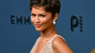 Zendaya’s 90s‑Glam Emmys Pixie and Prada Beauty Shine
