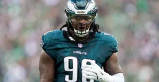 Eagles Face Titans with Carter in Cast, Dickerson Out, and Heat Concerns