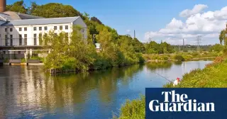Cyclist doctor rescues four from Ruhr River during Bochum barbecue