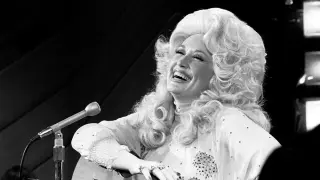 Sally Field and Reba McEntire Honor Dolly Parton at 2026 Emmys