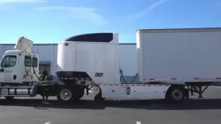 Swappable Battery Hybrid for Semis Promises 200-Mile Electric Boost