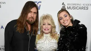 Miley Cyrus Drops Cyrus, Billy Ray Voices Support After Dolly Parton’s Passing