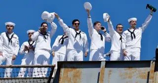 USS Abraham Lincoln Returns to San Diego After Record 322-Day Iran War Deployment