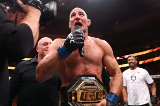 Strickland Reclaims Middleweight Crown in Split-Decision Win Over Chimaev