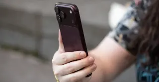 Apple’s iPhone battery firmware skirts shipping limits