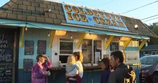 Massachusetts Ice Cream Shop Goes Viral After Owner Defends Teen Staff Against Rude Customer