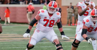 Lions land Blake Miller at 17, fueling debate over right-left tackle plan