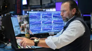Treasury Yields Retreat from 24-Year Highs After Strong 10-Year Auction