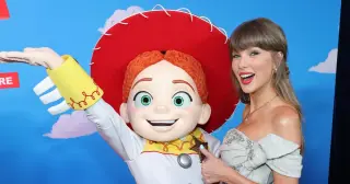Swift Delights Fans With Toy Story 5 Premiere Duet