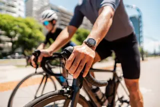 Smartwatches Overestimate Calorie Burn by About a Quarter, Study Finds