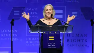 US Sen. Gillibrand Demands FDA Action on Estrogen Patch Shortage as Demand Doubles