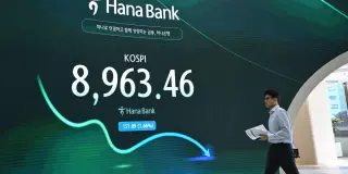 AI Rally Fades as Chip Rout Crashes Nasdaq 100 and KOSPI