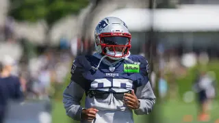 Patriots Camp Day 11: Late Interceptions, Injuries, and Guard Depth Watch
