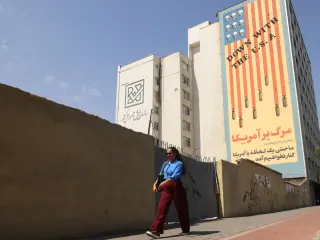 Iran Attacks Kuwait and Bahrain as US-Iran Clash Escalates, Kuwait Plant Fire