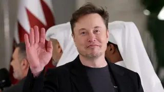 Musk fulfills a dying teen’s last wish by answering eight questions and naming her plush as SpaceX mascot