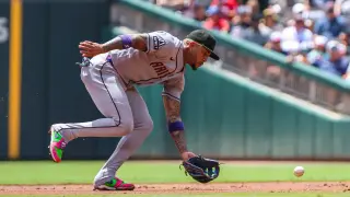 Diamondbacks place Ketel Marte on 10-day IL with knee inflammation, aiming late-August return