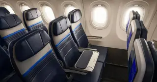Solitude on Demand: United Tests a Paid Empty Middle Seat