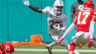 Dolphins' Achane faces potentially season-ending knee injury after Week 3 exit