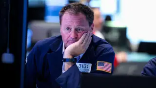 Fed Hawks Signal Rate Hikes as Bond Yields Spike and Tech Stocks Retreat