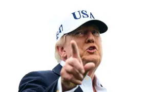 White House plans 'Trump TV' amid media-access clash