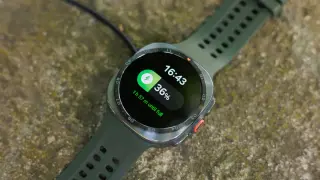  Galaxy Watch Ultra 2 delivers long battery life but charging drags