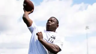 Underdog Ball State QB Keldric Luster Poised to Challenge No. 1 Ohio State