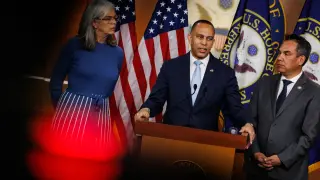 Democrats fracture as centrists test leadership with rule vote