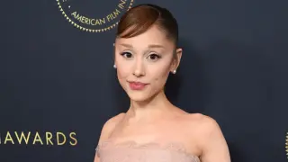 Ariana Grande pauses public life, exits West End show amid scrutiny