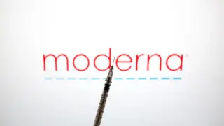 Leaked Data Confirms 42% Melanoma Risk Cut, Triggering Record Moderna Stock Plunge
