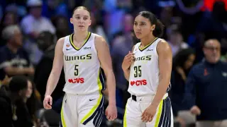 Bueckers and Fudd publicly confirm relationship in UConn dynasty doc