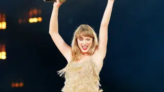Swift Releases 'The Encore' Edition of Showgirl with Four New Tracks