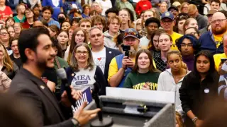 Midwest Economic Pain Fuels Democratic Surge in 2026 Midterms
