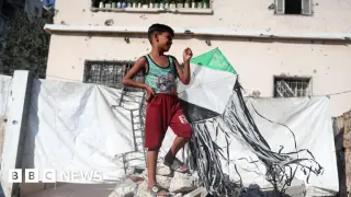 Israel vows forceful response to Gaza kite flights