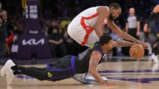 Lakers' cohesion sparks playoff surge as upsets pile up