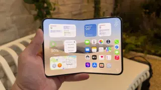 iPhone Duo Launch Looms Amid Manufacturing Struggles and Developer Concerns