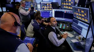 Markets set to extend gains as jobs data and earnings week approach