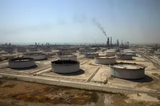 Aramco tests Oman-based cargoes, signaling wider Hormuz routing