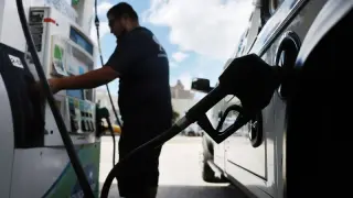 Gas-price relief lifts consumer sentiment for first time in three months