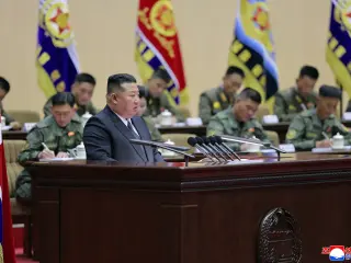 Kim Jong Un Crosses New Bridge to Dandong for Korean War Memorial