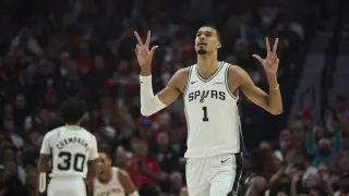 Wembanyama Back Sparks Spurs’ 19-Point Rally to Grab 3-1 Series Edge