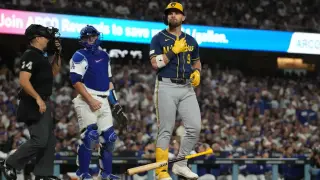Bauers' 11-Pitch Blast Seals Brewers' 3-0 NLCS Lead