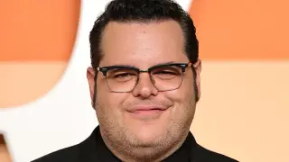 Josh Gad Joins Margot Robbie and Bradley Cooper’s Ocean’s Prequel