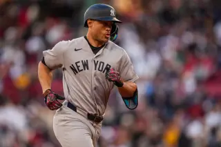 Stanton setback slows calf rehab, delaying Yankees' outfield plans