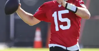 Cousins and Crosby sit out as Mendoza shines in Raiders camp