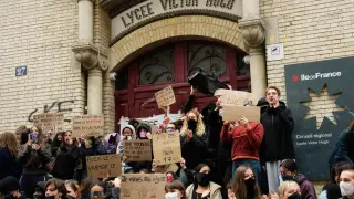 France school protests slow but remain localized as government offers teacher deployment